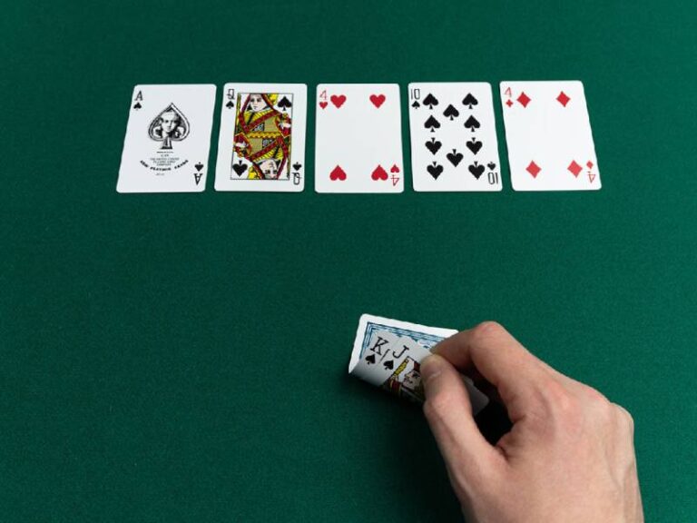 Texas Poker Là Gì? Chi Tiết Luật Chơi Và Cách Chơi Để Thắng 14 Texas Poker Là Gì? Chi Tiết Luật Chơi Và Cách Chơi Để Thắng